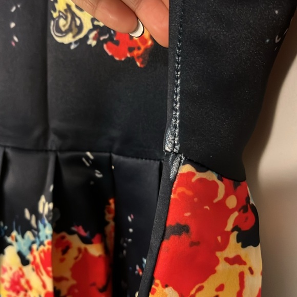 Beautiful Floral Dress - Picture 6 of 6